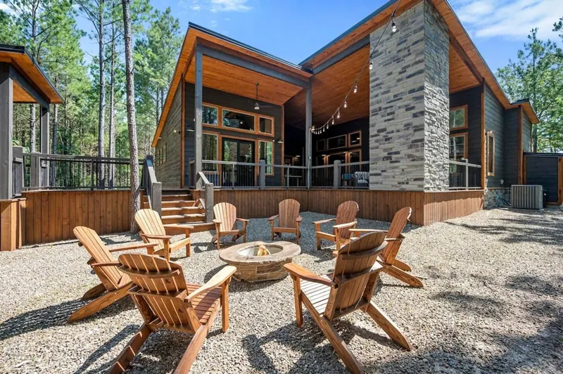 Knock on Wood Brand New Luxury Cabin Sleeps 14
