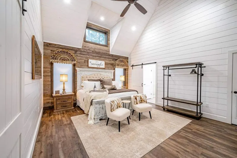 Snuggle Inn Ultra Lux Cabin